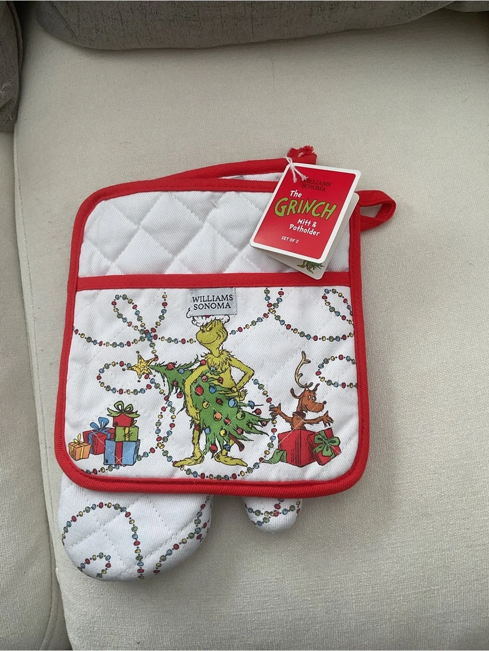 Williams Sonoma Grinch Oven Mitt & Pot Holder Set — Red Trim, White Base